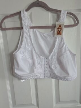 SHEIN White Front-Closure Lace Support Bra